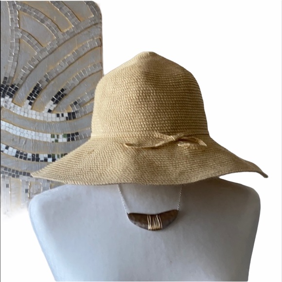 Perfect summer sun hat for beach or pool - Picture 2 of 6